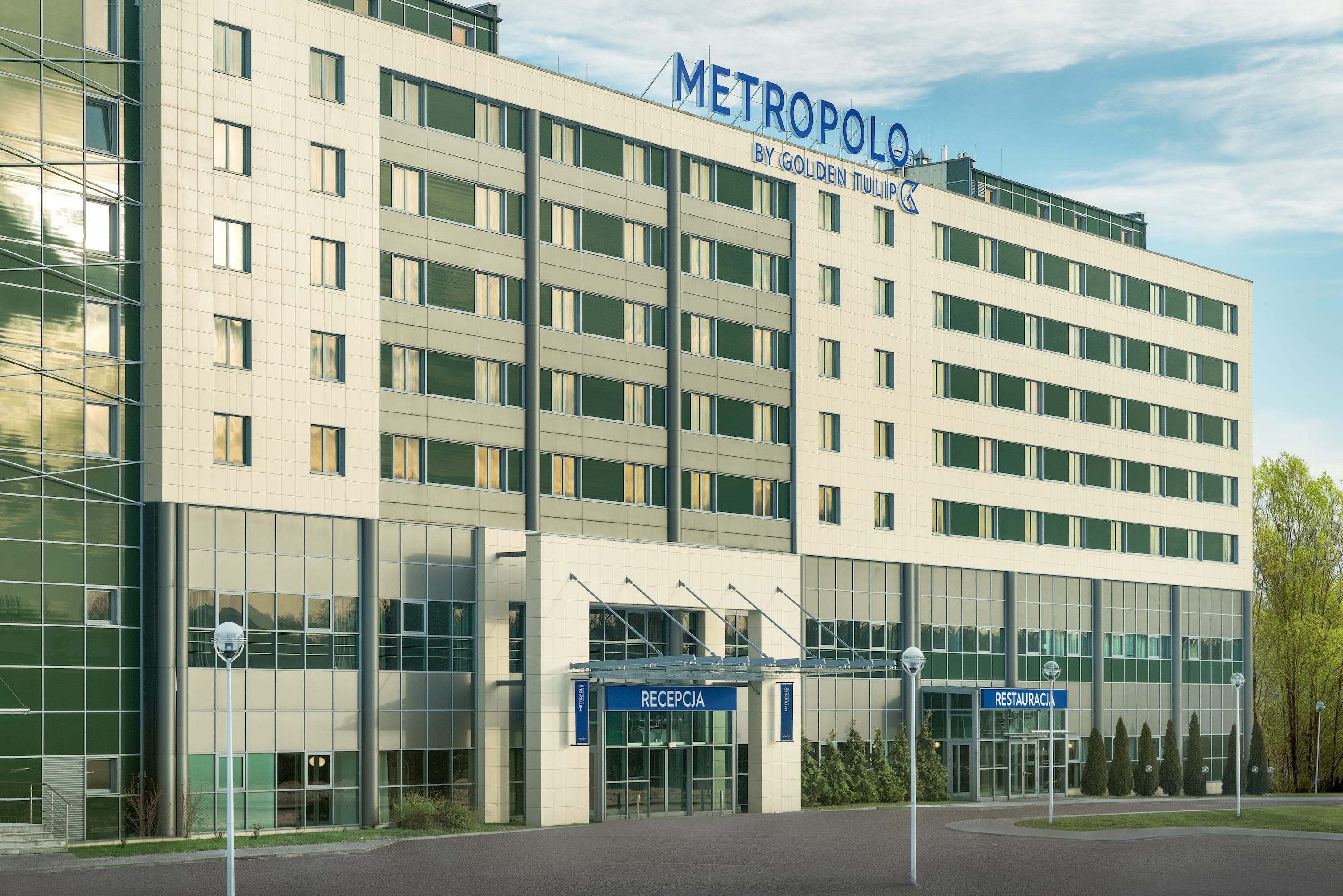Negocjacje umowy zarządzania dla pierwszego hotelu Metropolo (LHG) w Europie